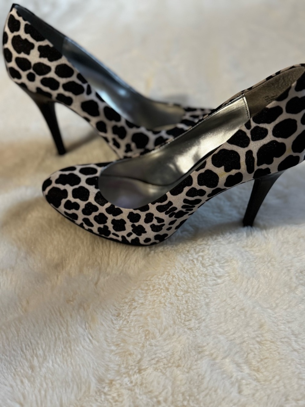 Cosmopolitan Black and White Leopard-Print Stiletto Pumps